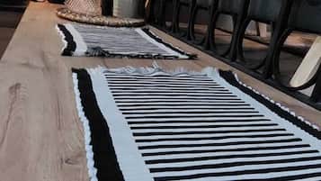 Didekorasi berbeda-beda dan dilengkapi dengan perabotan berbeda-beda