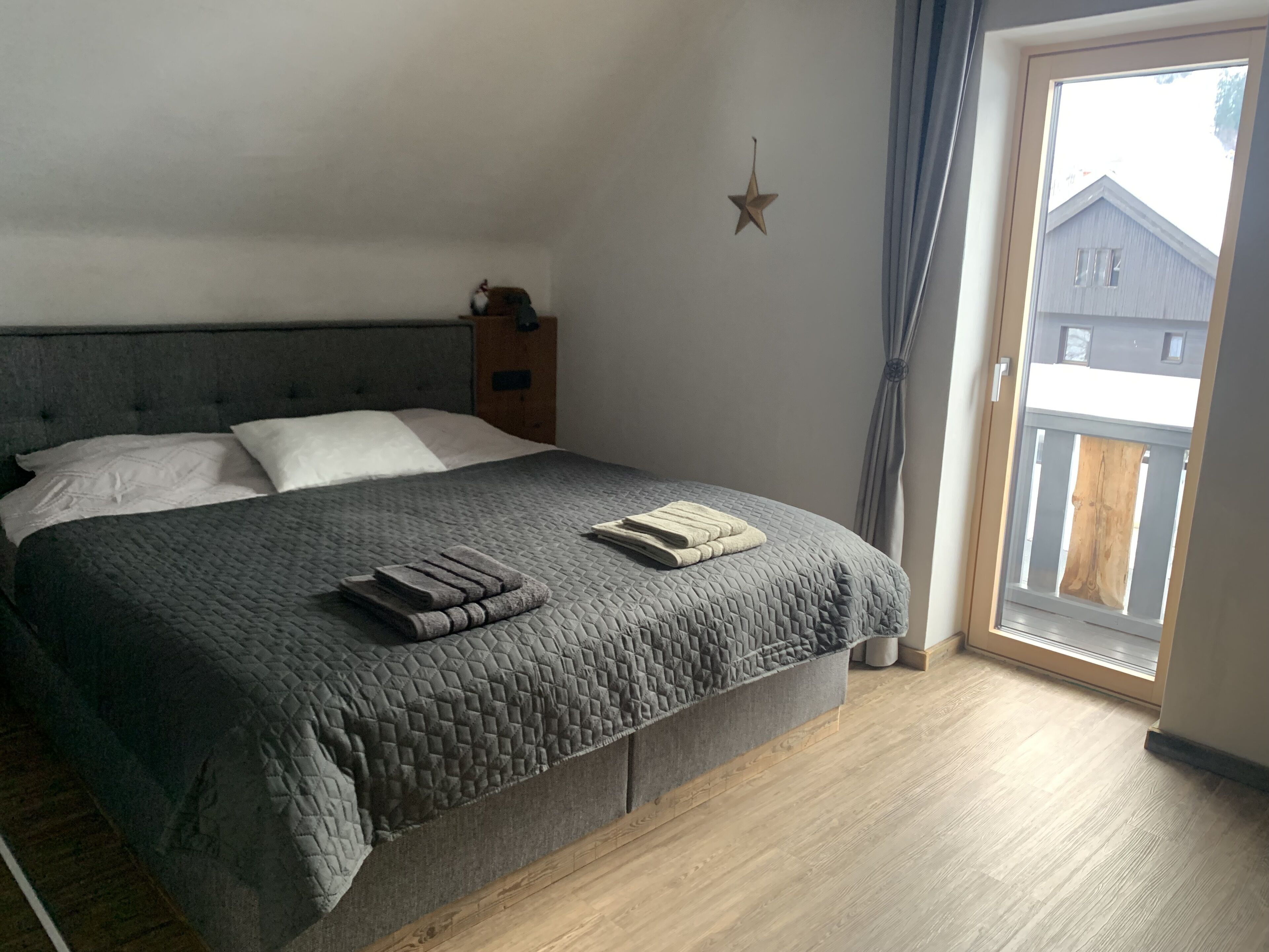 5 slaapkamers, een kluis op de kamer, reisbedje, gratis wifi