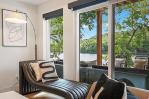 Smart TV, fireplace, video games