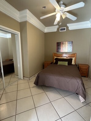 4 bedrooms, free WiFi, bed sheets