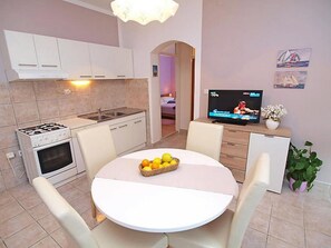 Dining - Apartments Zadro - Two Bedroom Apartment with Terrace (Tribunj)