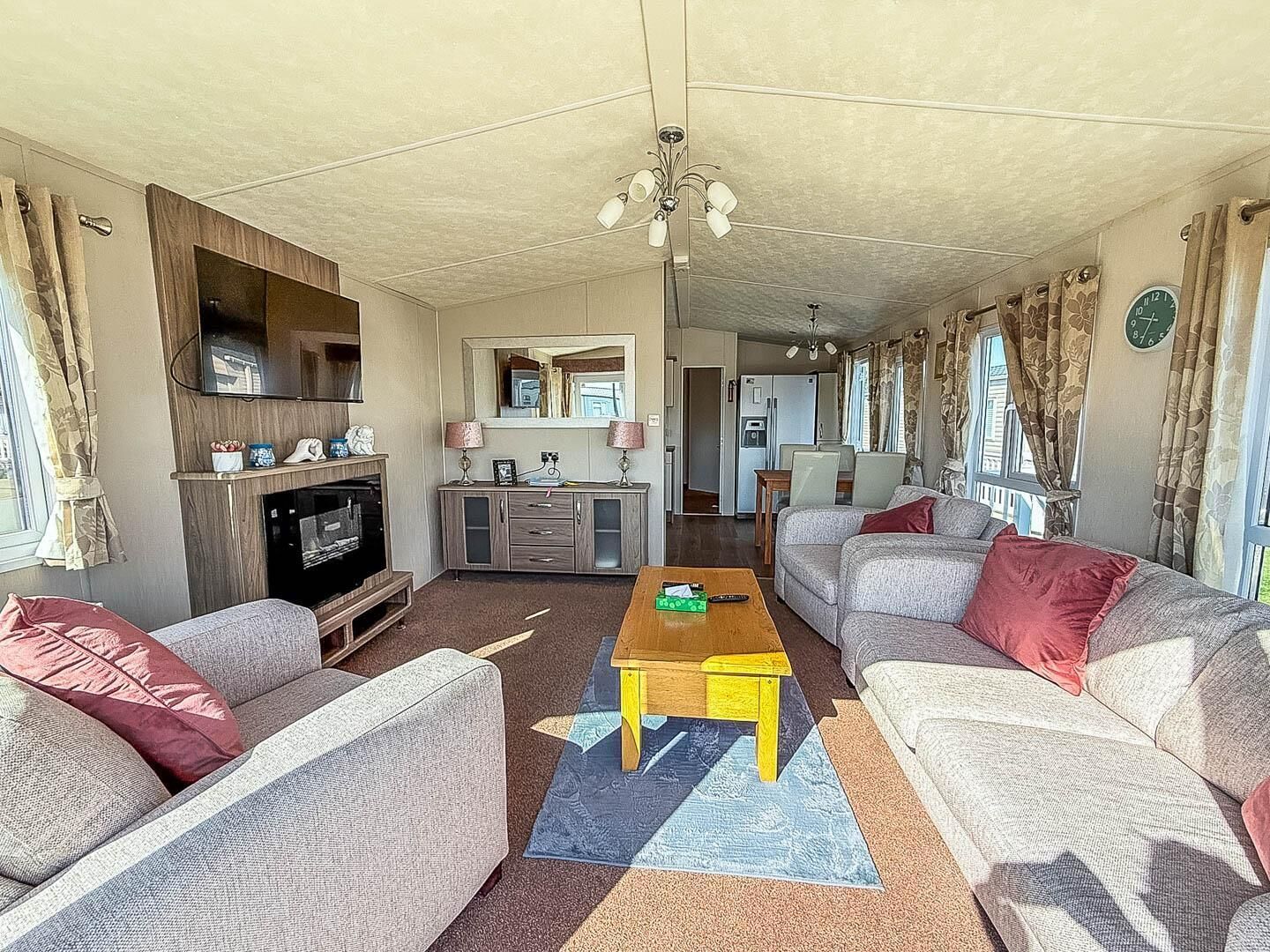 Beautiful Caravan With Decking & Wifi At St Osyth Beach Holiday Park Ref 28077dw - Essex