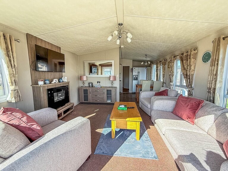 Beautiful Caravan With Decking & Wifi At St Osyth Beach Holiday Park Ref 28077dw - Essex