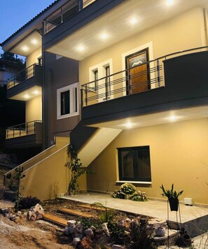 Exterior detail - Luxury Suites (NAFPLIO)