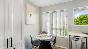 Apartment | In-room dining