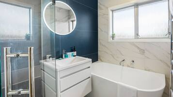 Apartment | Bathroom