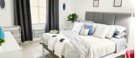 3 bedrooms, desk, iron/ironing board, travel cot