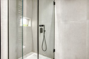 Superior Suite Kallirrois 89 | Bathroom - Kallirrois 89 Suite (Athens)
