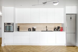 Superior Suite Kallirrois 89 | Bathroom | Shower, rainfall showerhead, free toiletries, hair dryer - Kallirrois 89 Suite (Athens)