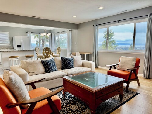 Spectacular View Attached 2-Car Garage