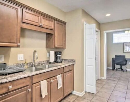 Lovely 3 bedroom condo in forest acres!