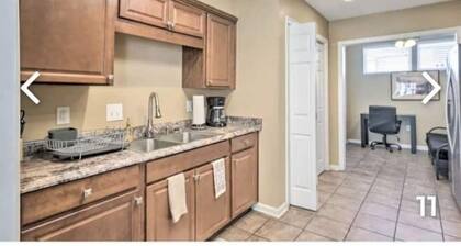 Lovely 3 bedroom condo in forest acres!