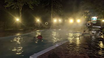 Piscine extérieure, piscine chauffée