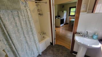 Towels, soap, shampoo, toilet paper