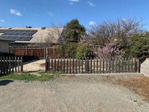 Property grounds - Full Kitchen Studio w/ AC (Castro Valley)