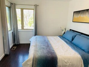 1 bedroom, desk, WiFi, bed sheets - 1BR Guest Unit w/ AC /Free Parking/Free Laundry (Castro Valley)