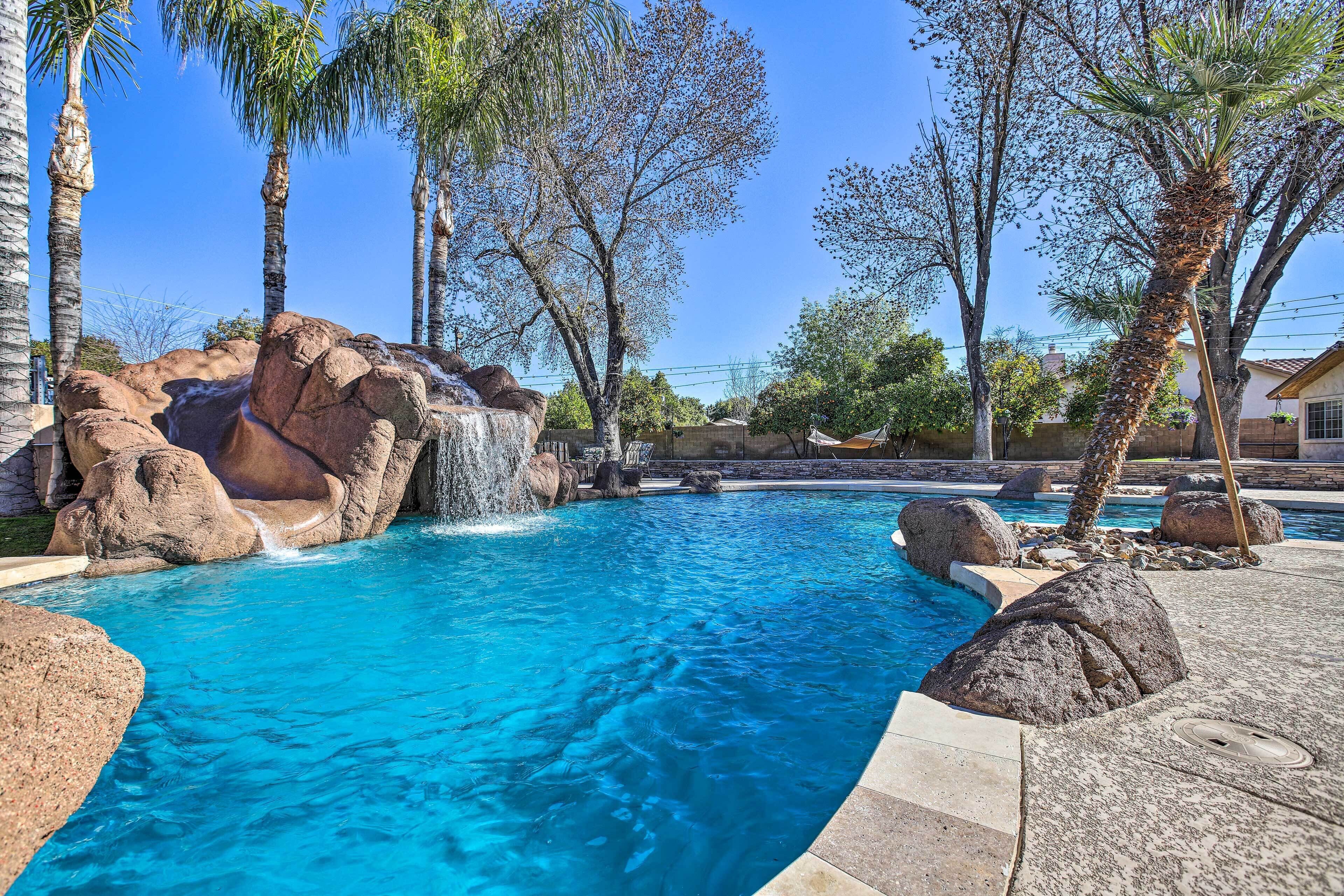 Spacious Glendale Home w/ Outdoor Kitchen!