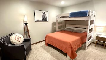 3 bedrooms, desk, iron/ironing board, travel cot