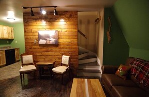 TV, fireplace, ping pong