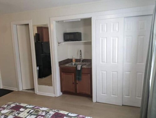 Saranac Lake Studio Apt on a budget! (New Listing)