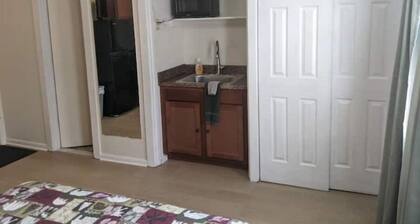 Saranac Lake Studio Apt on a budget! (New Listing)