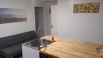 Apartment | Living area | 37-inch flat-screen TV with cable channels, TV