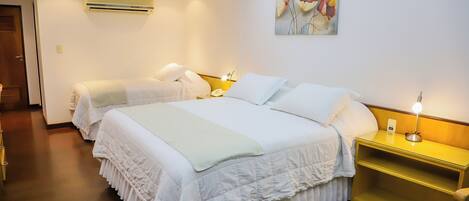 Comfort-Zimmer | Minibar, individuell dekoriert, individuell eingerichtet, Schreibtisch