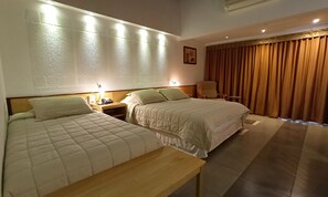 Rom – superior | Minibar, individuelt dekorert, individuelt innredet og skrivebord