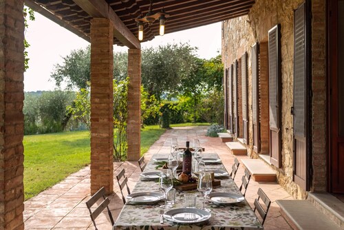 Villa Colombaio, Country-house In Wine Estate 5km from Siena