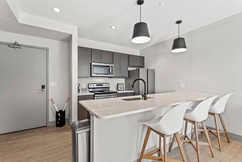 175 LEX - Walkable Downtown Lexington - Top Floor