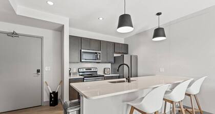 175 LEX - Walkable Downtown Lexington - Top Floor