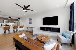 Smart TV - 175 LEX - Walkable Downtown Lexington - Top Floor (Lexington)
