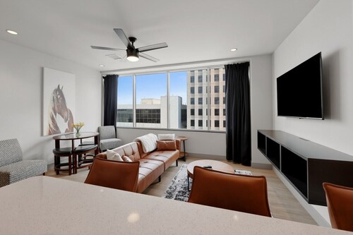 175 LEX - Walkable Loft to Rupp Arena & Downtown!