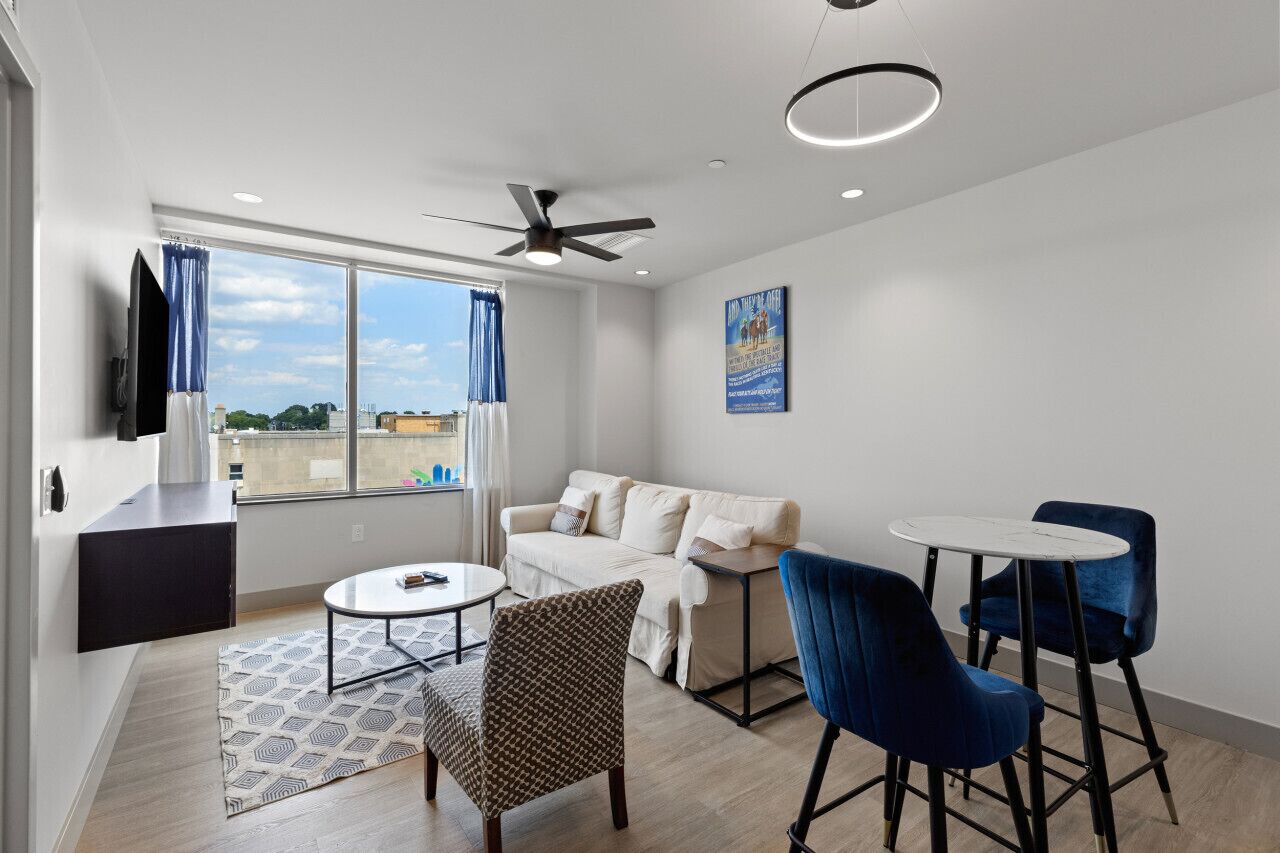 175 Lex - Walk To Rupp Arena Downtown Top Floor - Lexington, KY