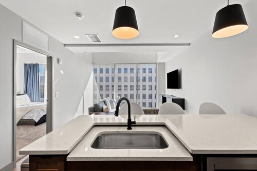 175 LEX - Walkable Downtown Lexington Condo