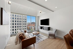 Smart TV, offices - 175 LEX - Walkable Downtown Lexington Condo (Lexington)