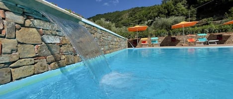 Piscine extérieure (ouverte en saison)