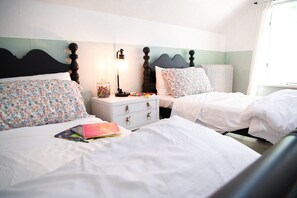 4 bedrooms, travel crib, free WiFi, bed sheets