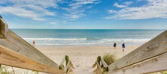 Beachside, 5 Bedroom Luxury Home