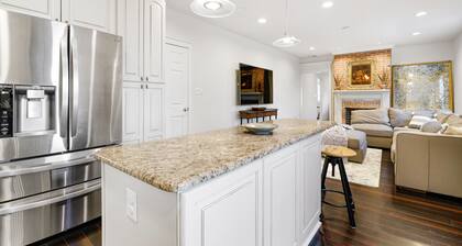 Royal Heritage Home @ Historic Leesburg