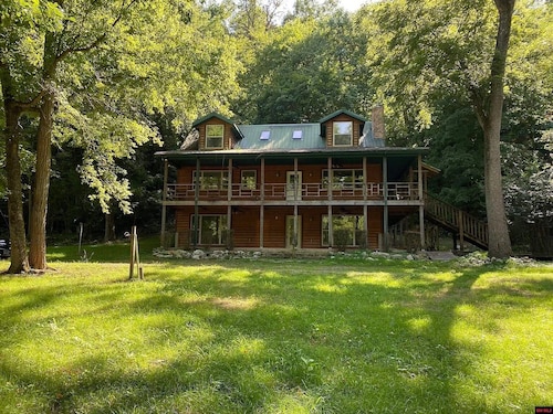 Quality Time at is best, Stay,Play and Fish on the most serene part of the River