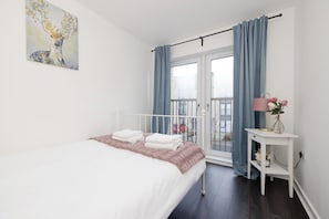3 chambres, fer et planche à repasser, Wi-Fi, draps fournis