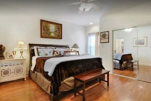 3 bedrooms, desk, iron/ironing board, WiFi