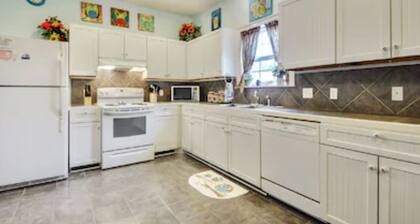 Comfortable, Spacious & Great Location!!