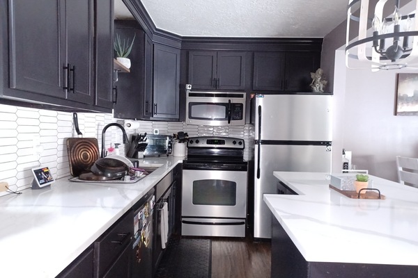 Refrigerador, microondas, horno, placa de cocina