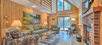 Relaxing Home Mins from Mt Snow, Hiking, & Lakes