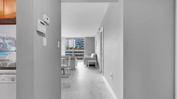 Luxury Suite, 1 Bedroom, Kitchen, City View | Air conditioning
