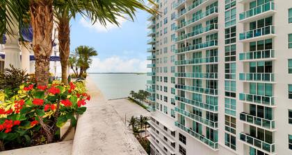 The Club at Brickell Bay Luxury Suites