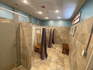 Cabin | Bathroom - Island City Harbor (Sabula)