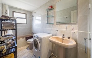 Bathtub